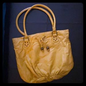 Golden tote